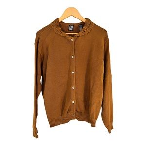 Vintage 90’s GAP Cardigan with collar detail 
Size L